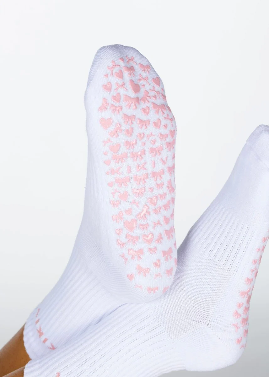 Kikiva 'Bow' Pilates Grip Socks - Baby Pink - Image 4